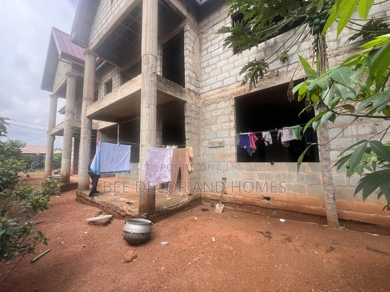 2bdrm Apartment in Bee Decor & Homes, Old Ashomang for sale in Old Ashomang