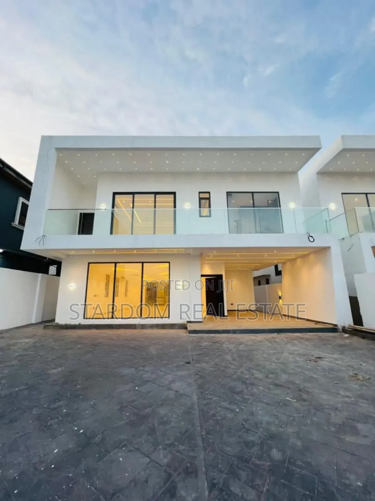 5bdrm Duplex in Ashaley Botwe for sale in Ashaley Botwe