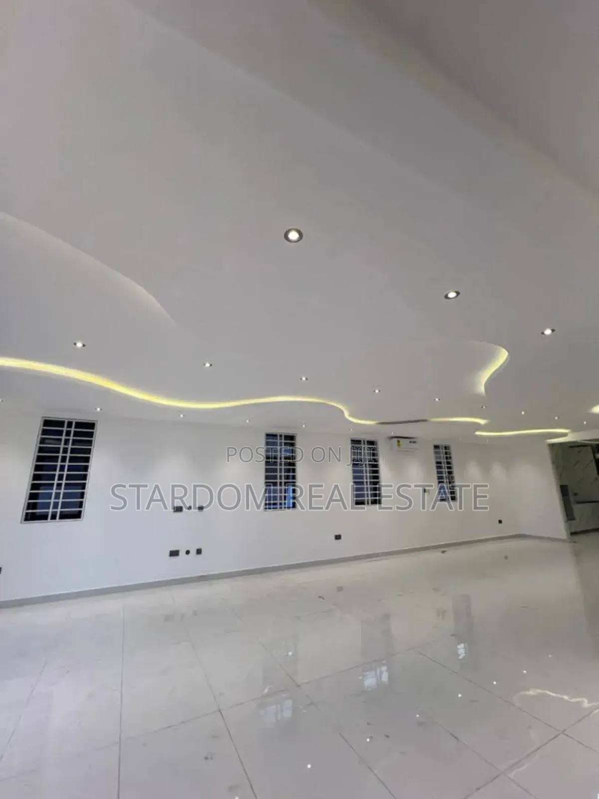 5bdrm Duplex in Ashaley Botwe for sale in Ashaley Botwe