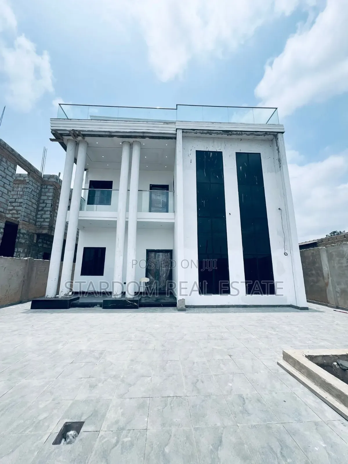 4bdrm Duplex in Ashaley Botwe for sale in Ashaley Botwe