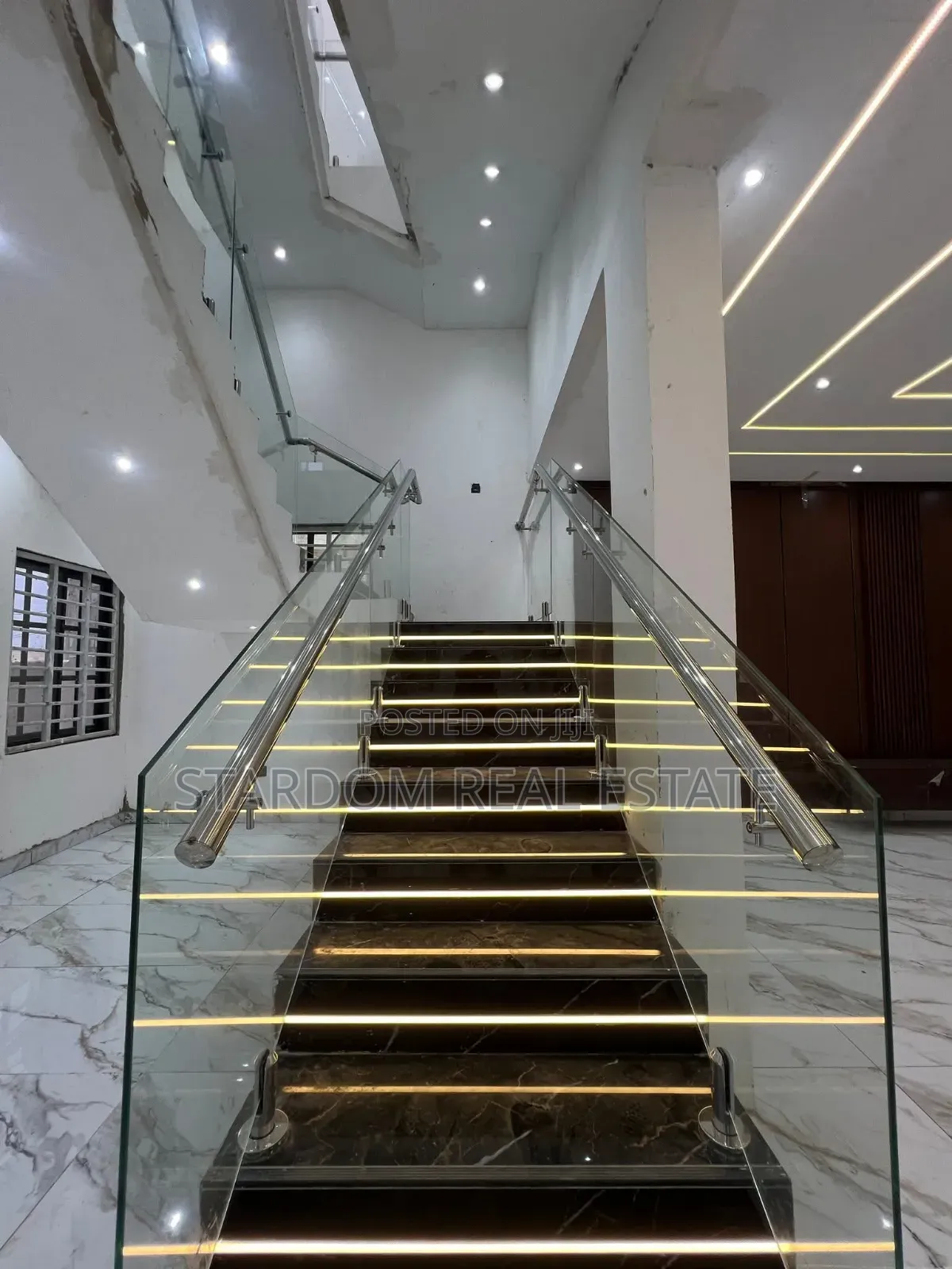 4bdrm Duplex in Ashaley Botwe for sale in Ashaley Botwe