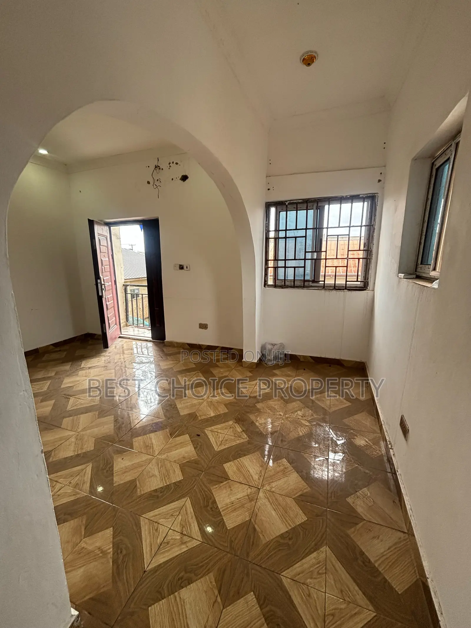 Chamber and Hall Sc in New Legon