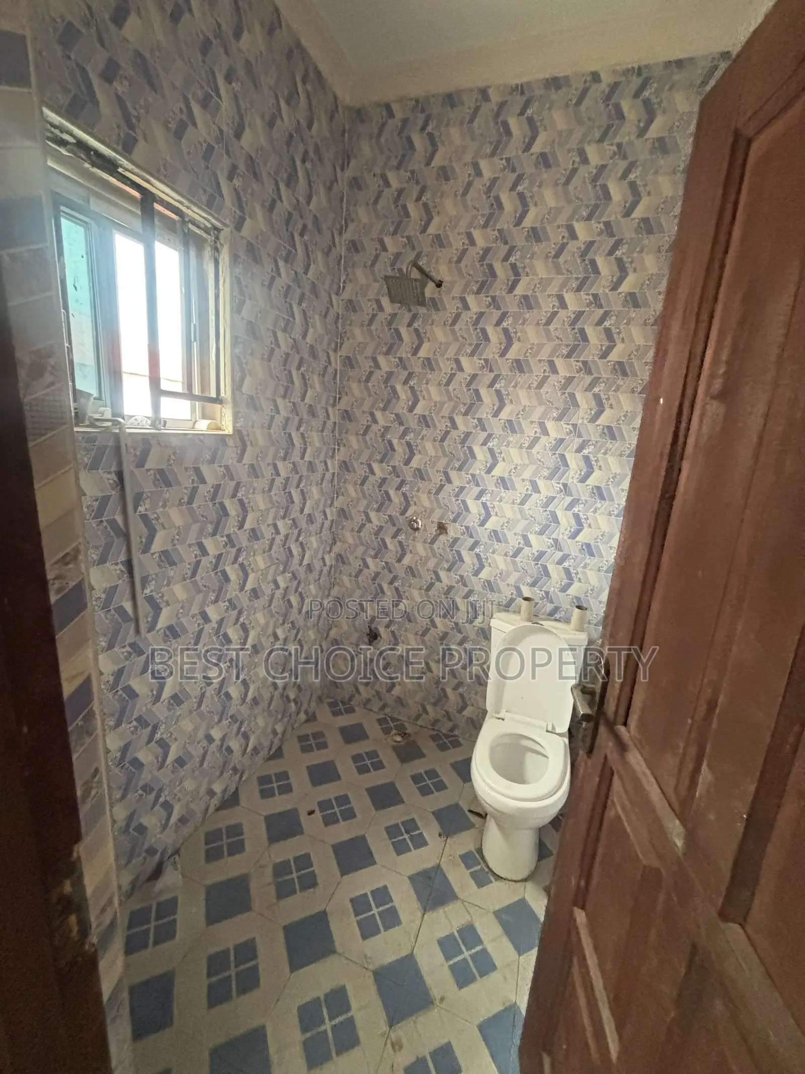 Chamber and Hall Sc in New Legon