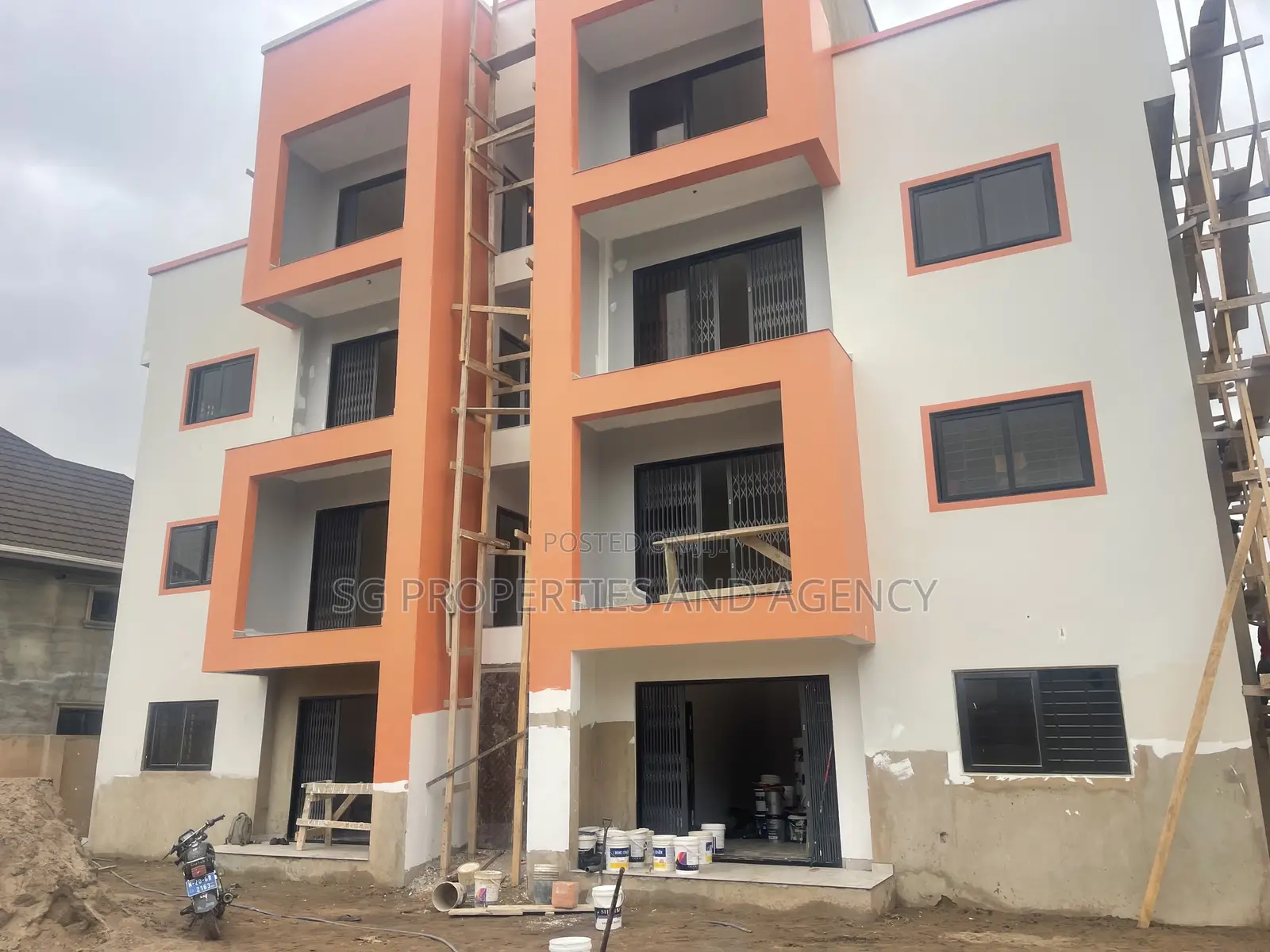 2bdrm Apartment in Lashibi, Sakumono for rent in Sakumono