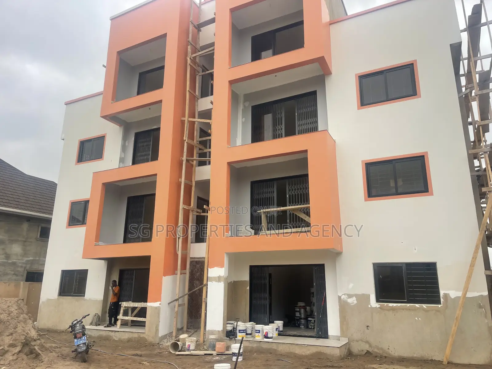 2bdrm Apartment in Lashibi, Sakumono for rent in Sakumono