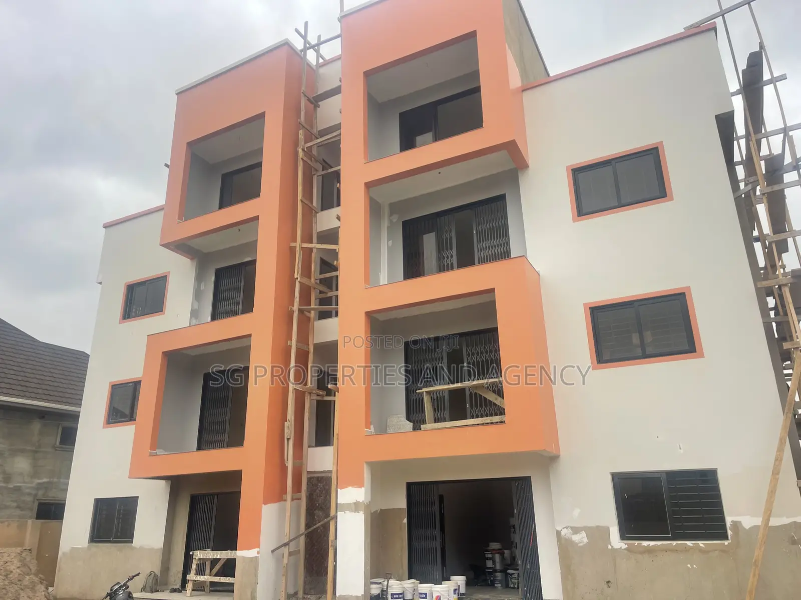 2bdrm Apartment in Lashibi, Sakumono for rent in Sakumono