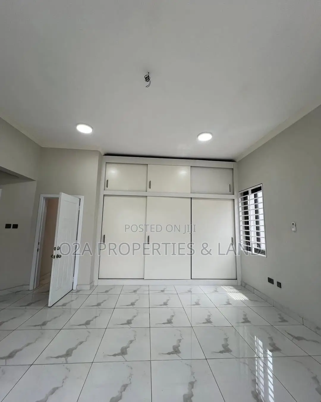 Furnished 4bdrm Townhouse / Terrace in Airport Residential, New Legon in New Legon