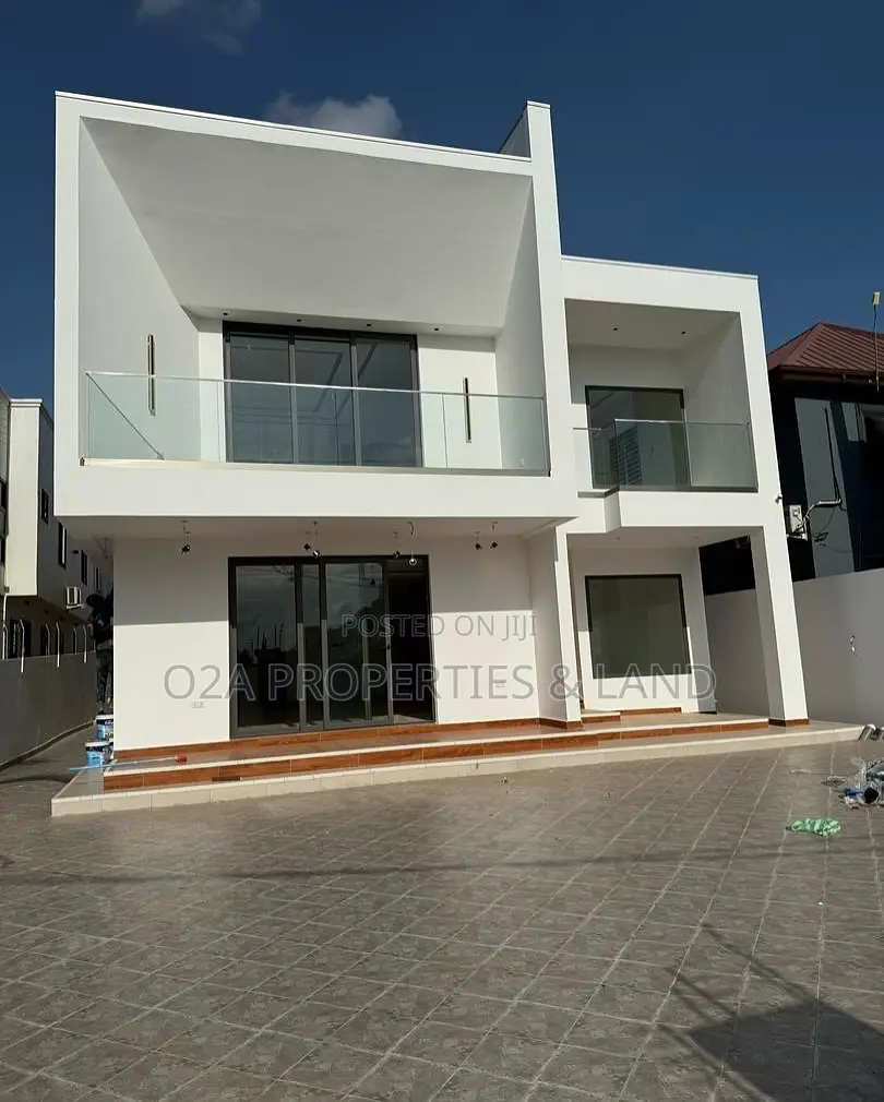 4bdrm House in Lakeside Estate for sale in Lake Side Estate