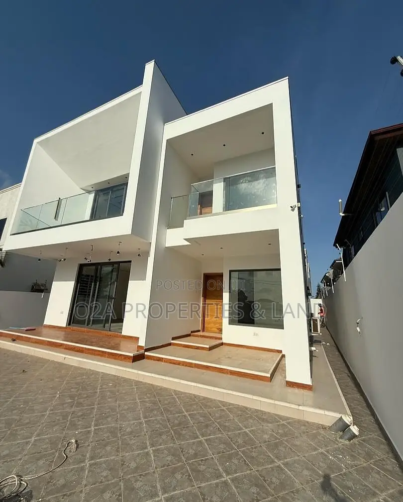 4bdrm House in Lakeside Estate for sale in Lake Side Estate