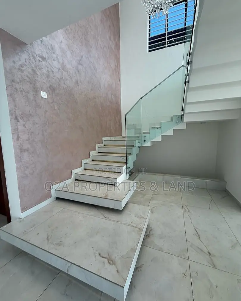 4bdrm House in Lakeside Estate for sale in Lake Side Estate