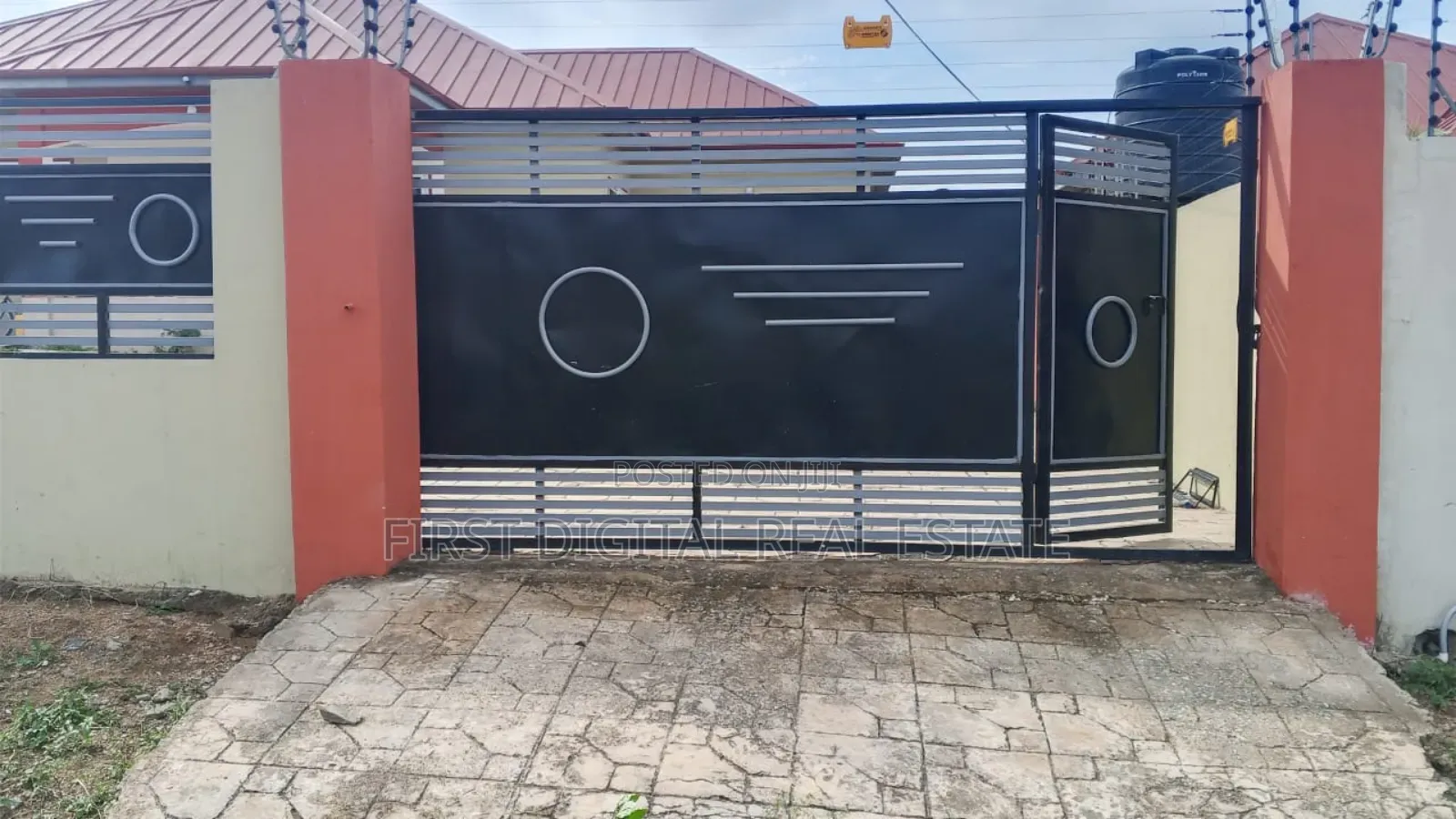 3 Bedroom Executive for Sale in Kasoa Roman in Kasoa