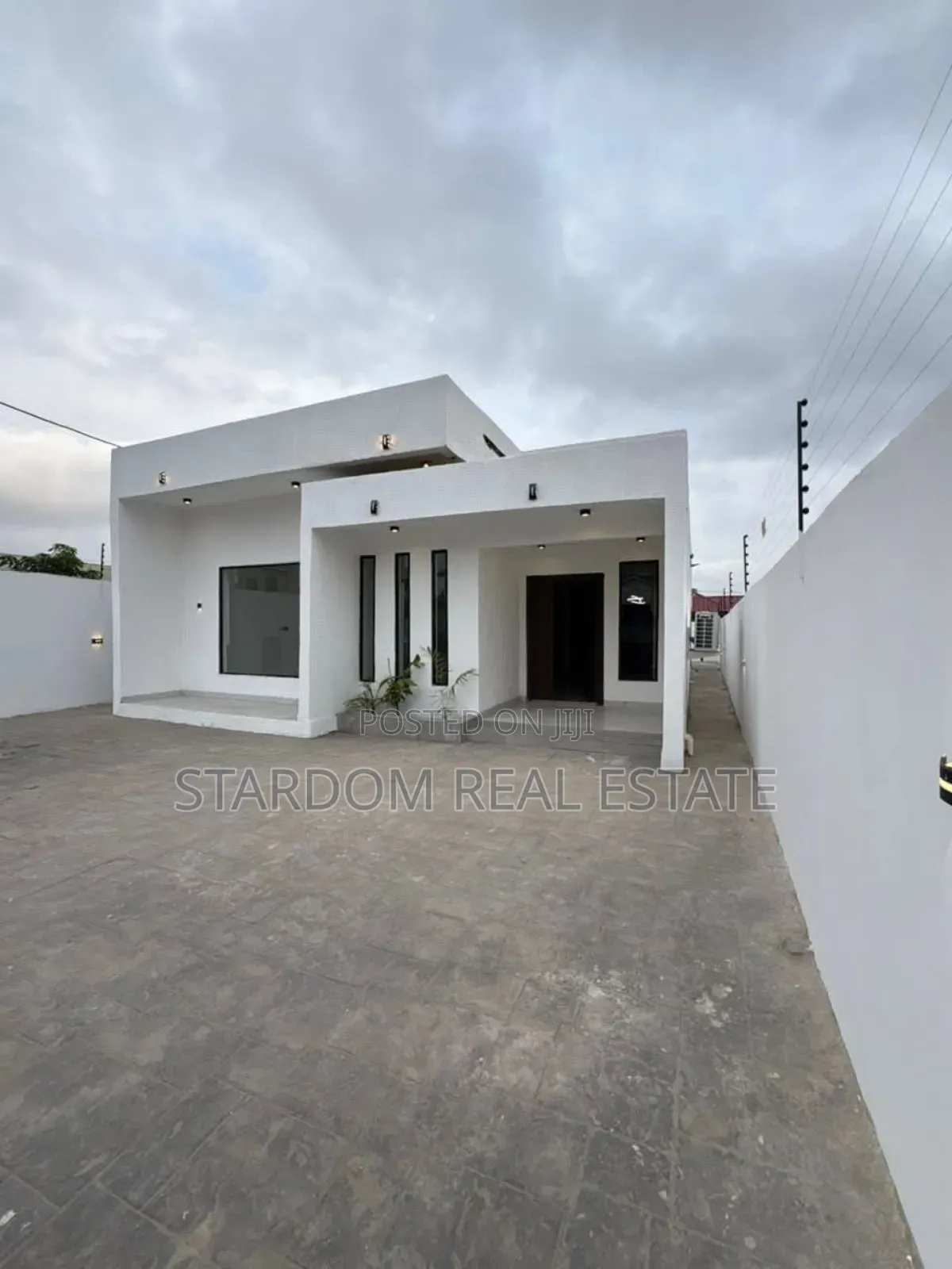 3bdrm Duplex in Lakeside Estate for sale in Lake Side Estate