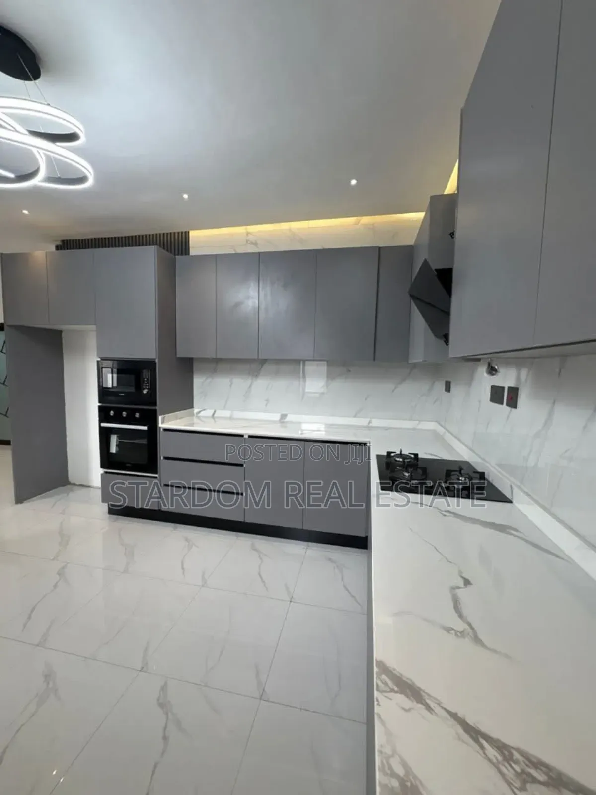 3bdrm Duplex in Lakeside Estate for sale in Lake Side Estate