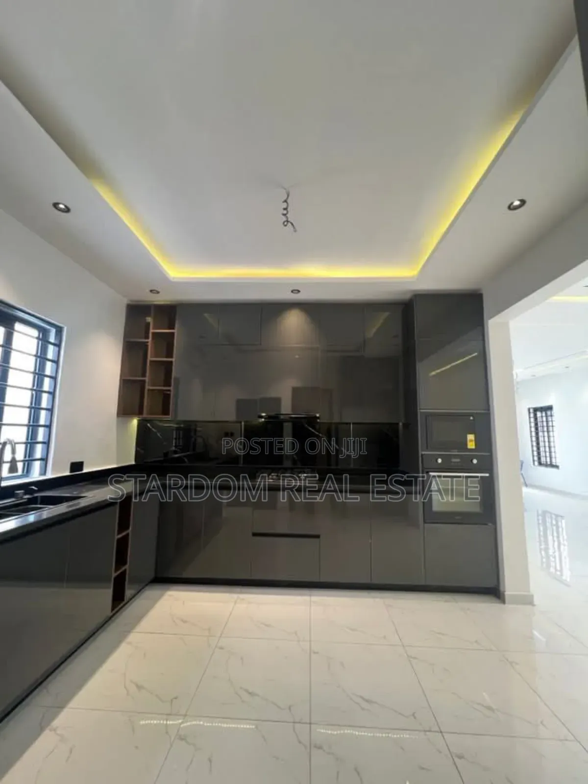 3bdrm Duplex in Lakeside Estate for sale in Lake Side Estate