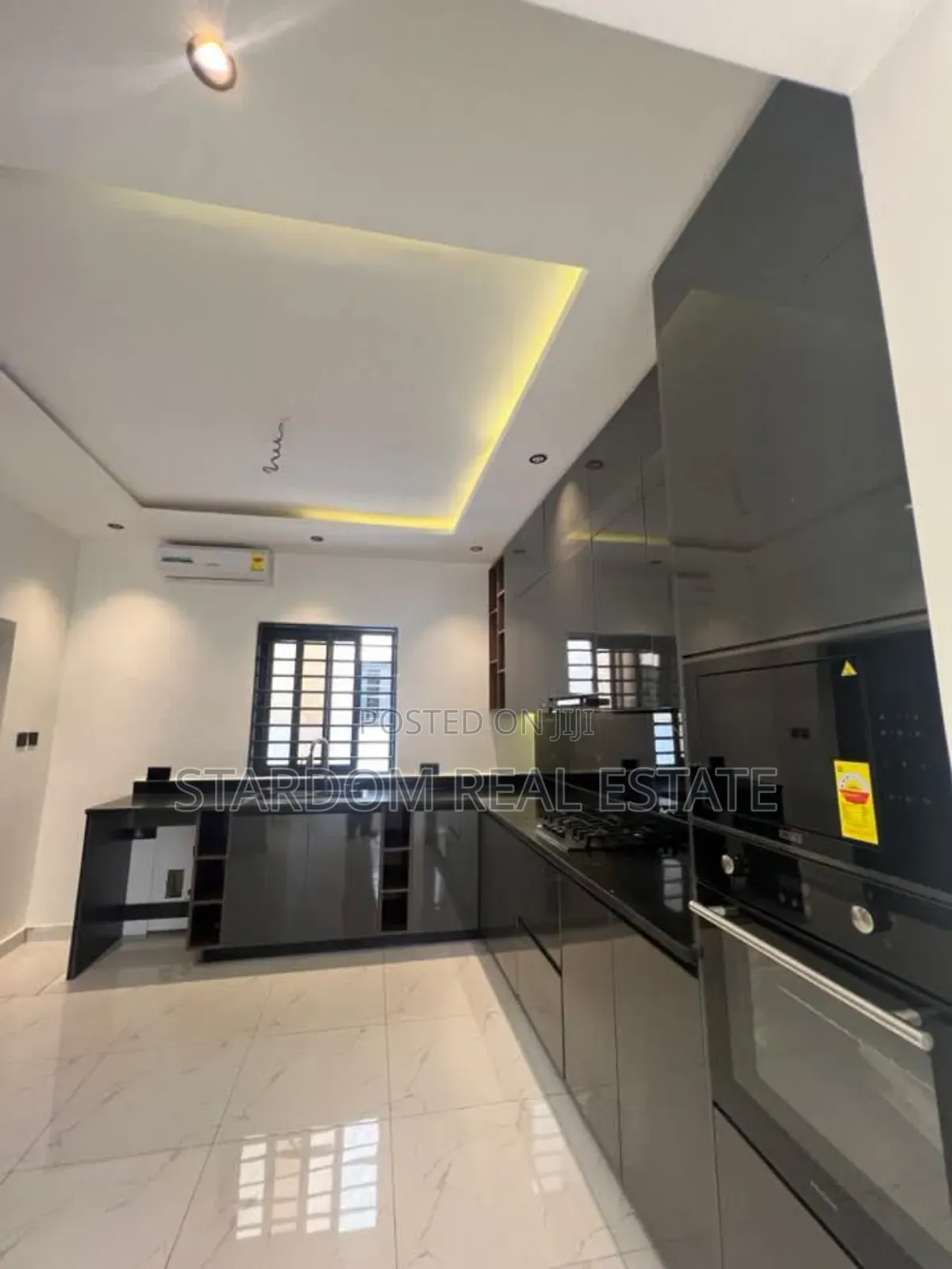 3bdrm Duplex in Lakeside Estate for sale in Lake Side Estate