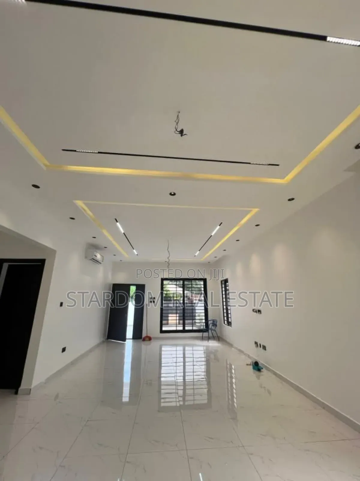 3bdrm Duplex in Lakeside Estate for sale in Lake Side Estate