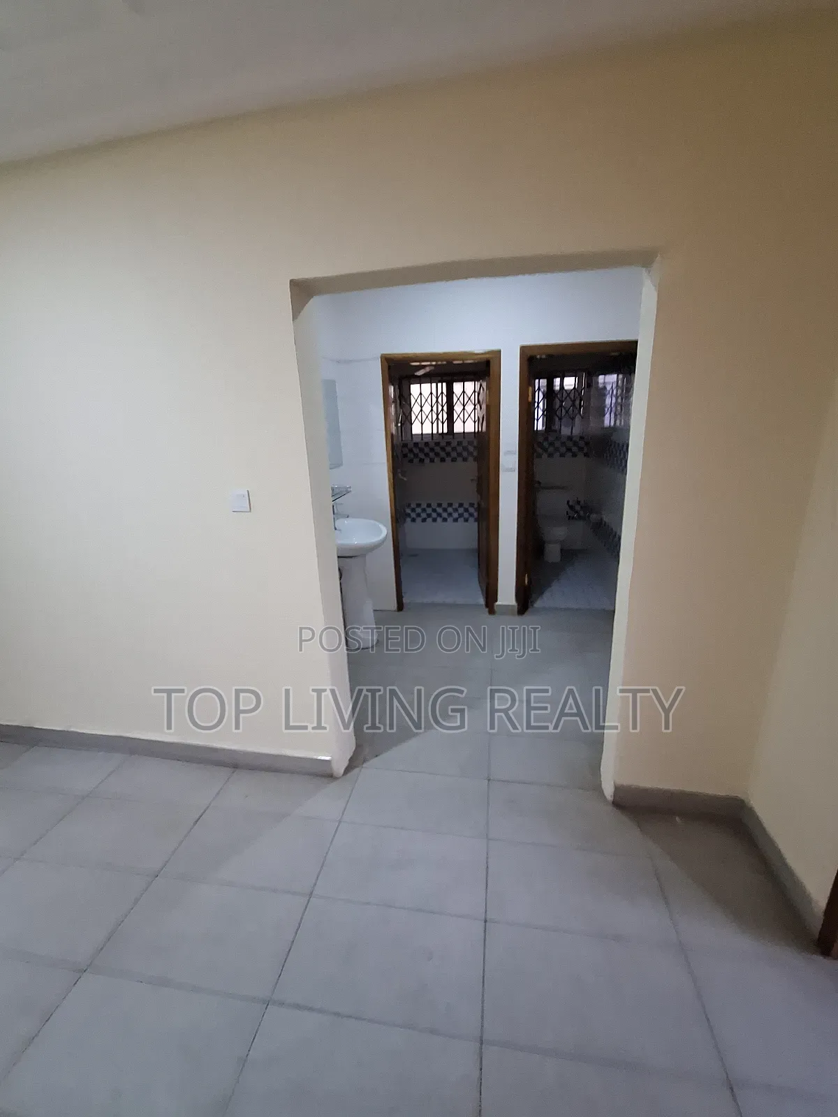 3bdrm Apartment in Ashaley Botwe for rent in Ashaley Botwe