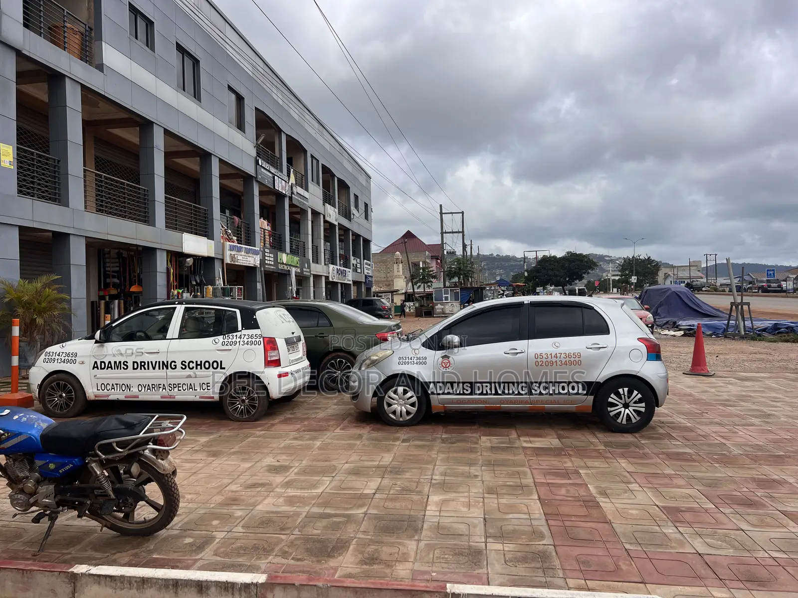 Shop Preferable for Forex Bureau for Rent in Oyarifa