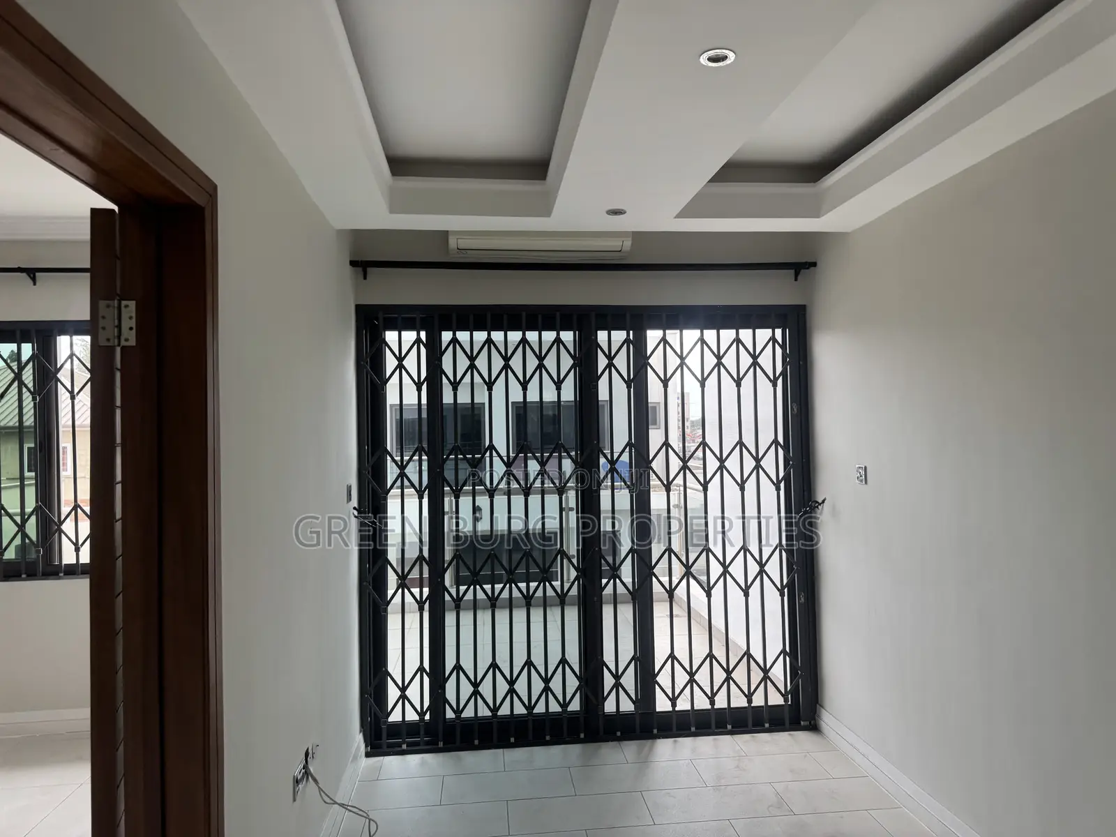 3bdrm Townhouse/Terrace in East Legon for sale in East Legon