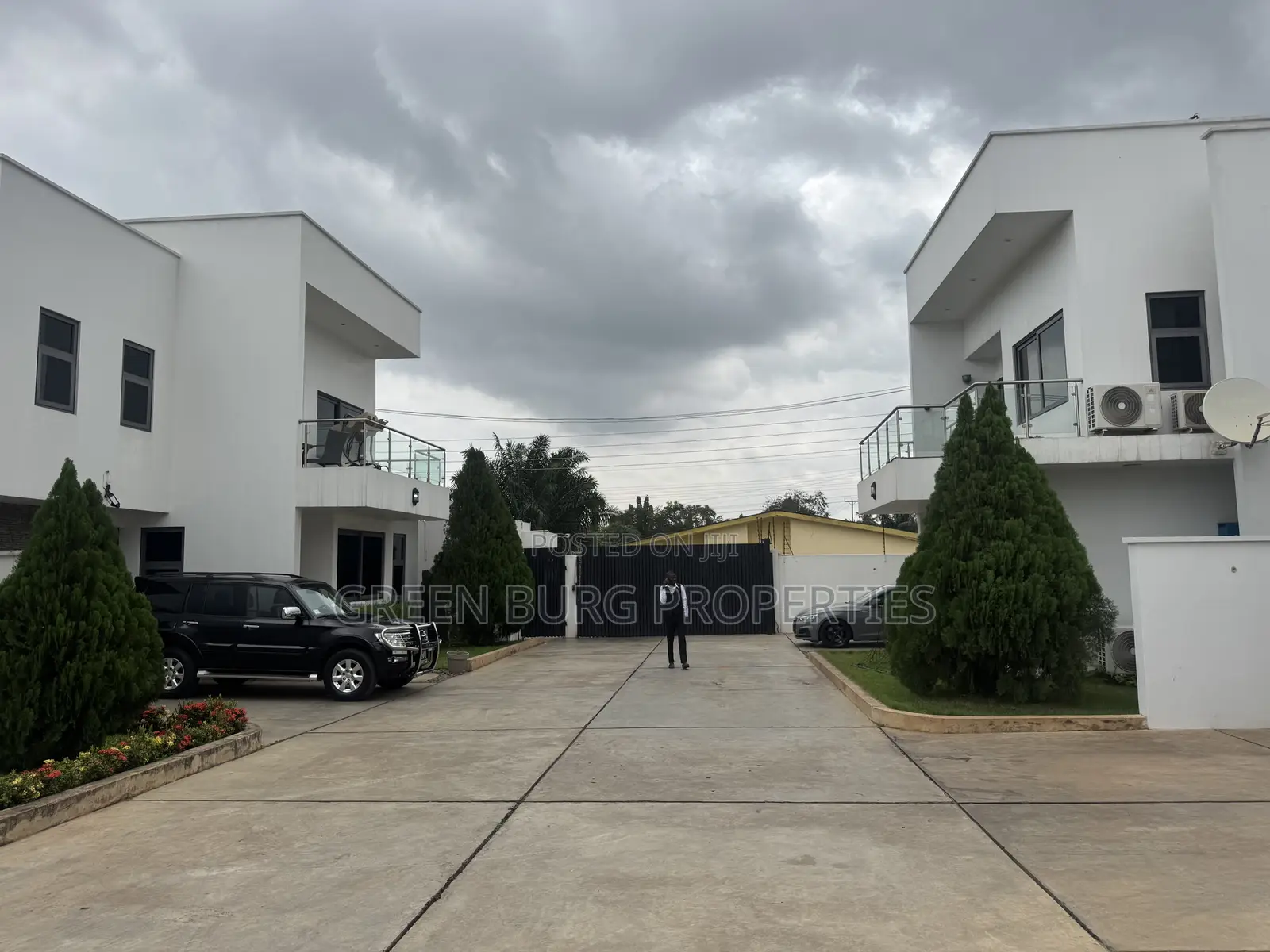 3bdrm Townhouse/Terrace in East Legon for sale in East Legon