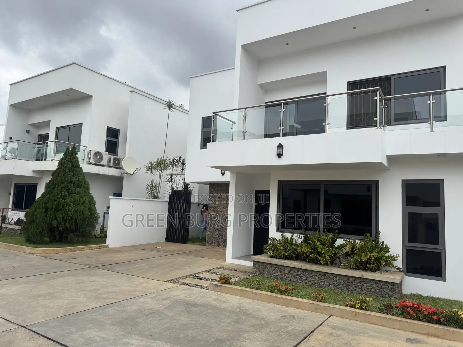 3bdrm Townhouse/Terrace in East Legon for sale in East Legon