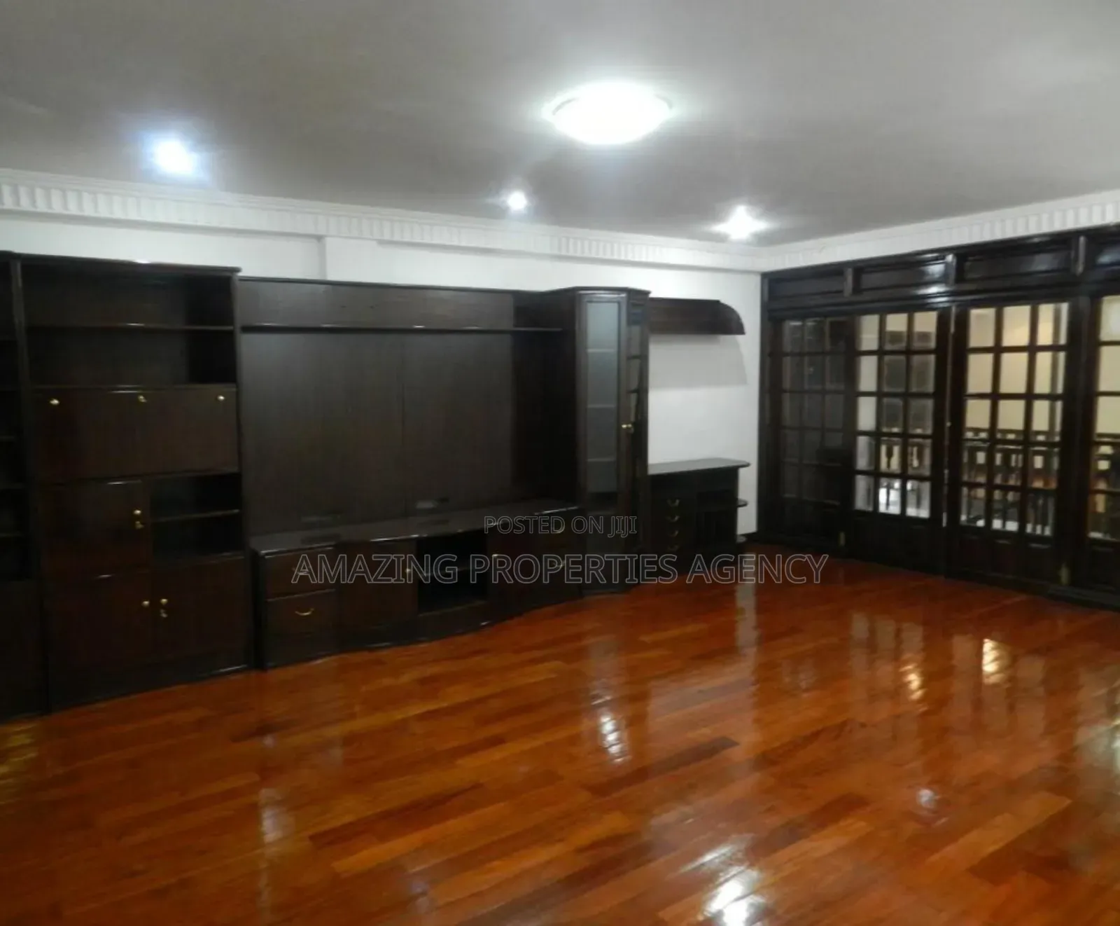 5bdrm House in Airport Residential Area for sale in Airport Residential Area