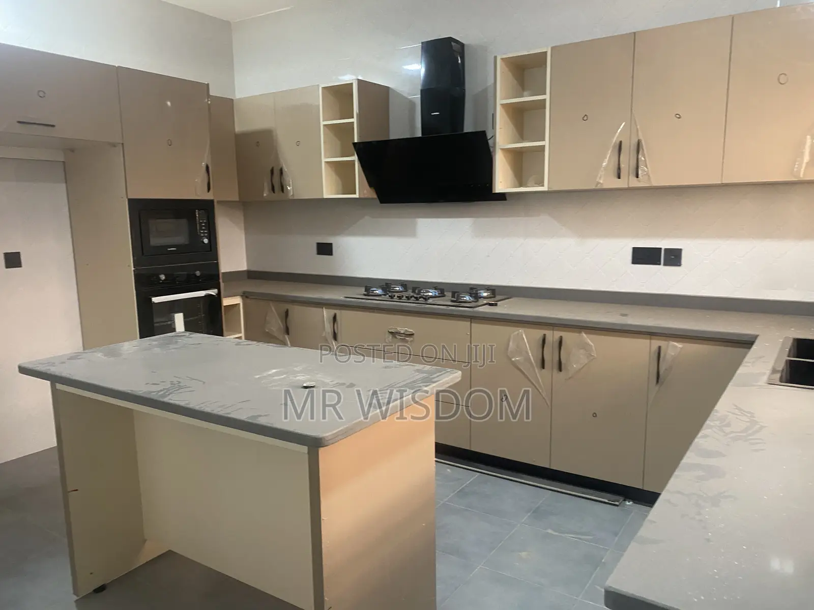 4bdrm Duplex in Lakeside Estate, Ashaley Botwe for sale in Ashaley Botwe