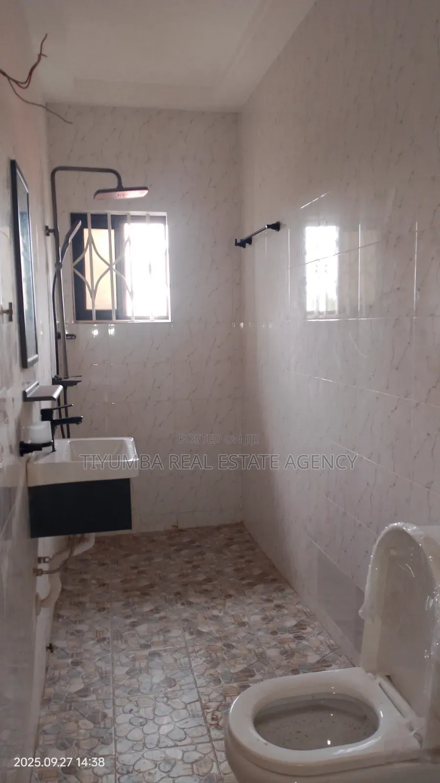 3bdrm Apartment in Tiyumba Agency., West Legon for rent in West Legon