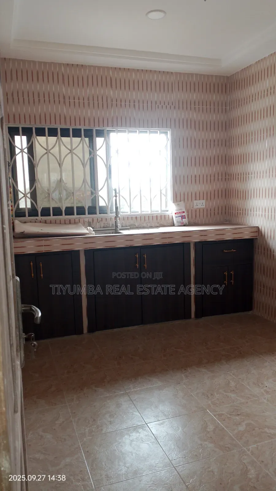 3bdrm Apartment in Tiyumba Agency., West Legon for rent in West Legon