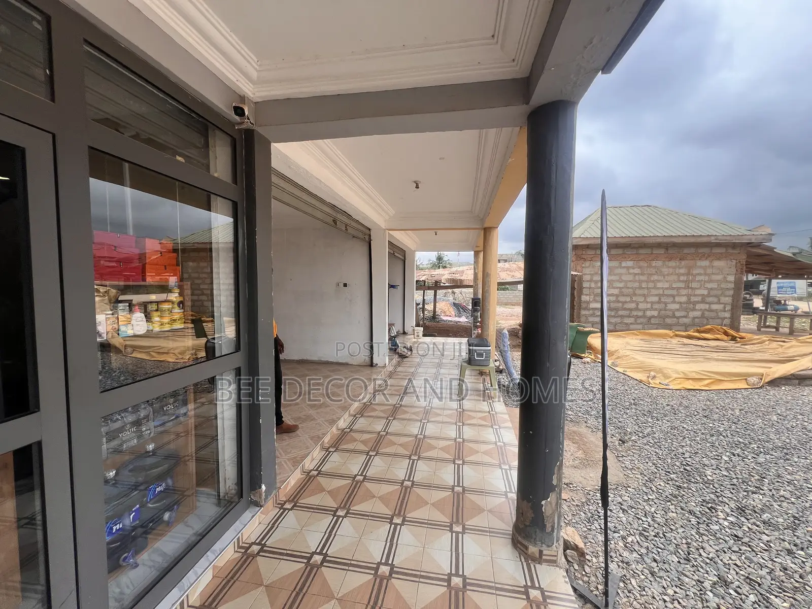 2 Years Advance Shop to Let in Oyarifa