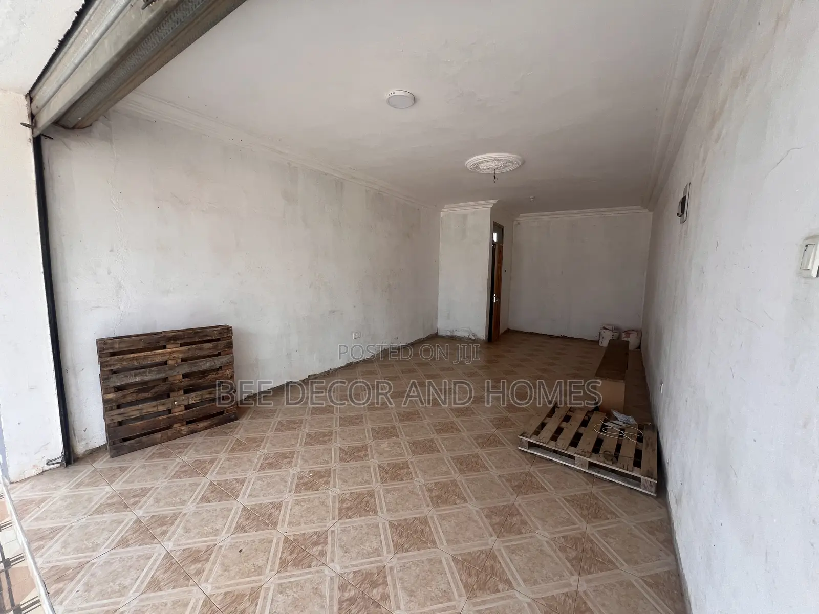2 Years Advance Shop to Let in Oyarifa