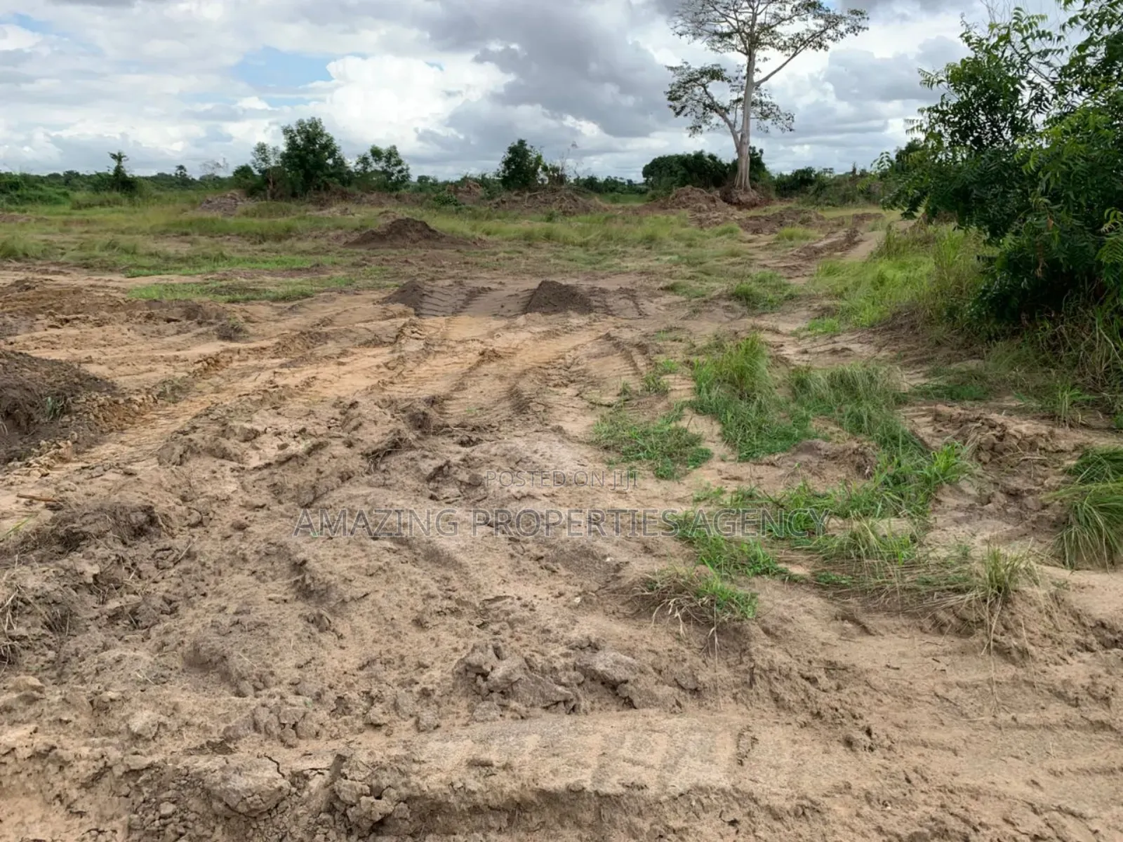 150acres of Land for Sale After Central University B5 in Airport Residential Area