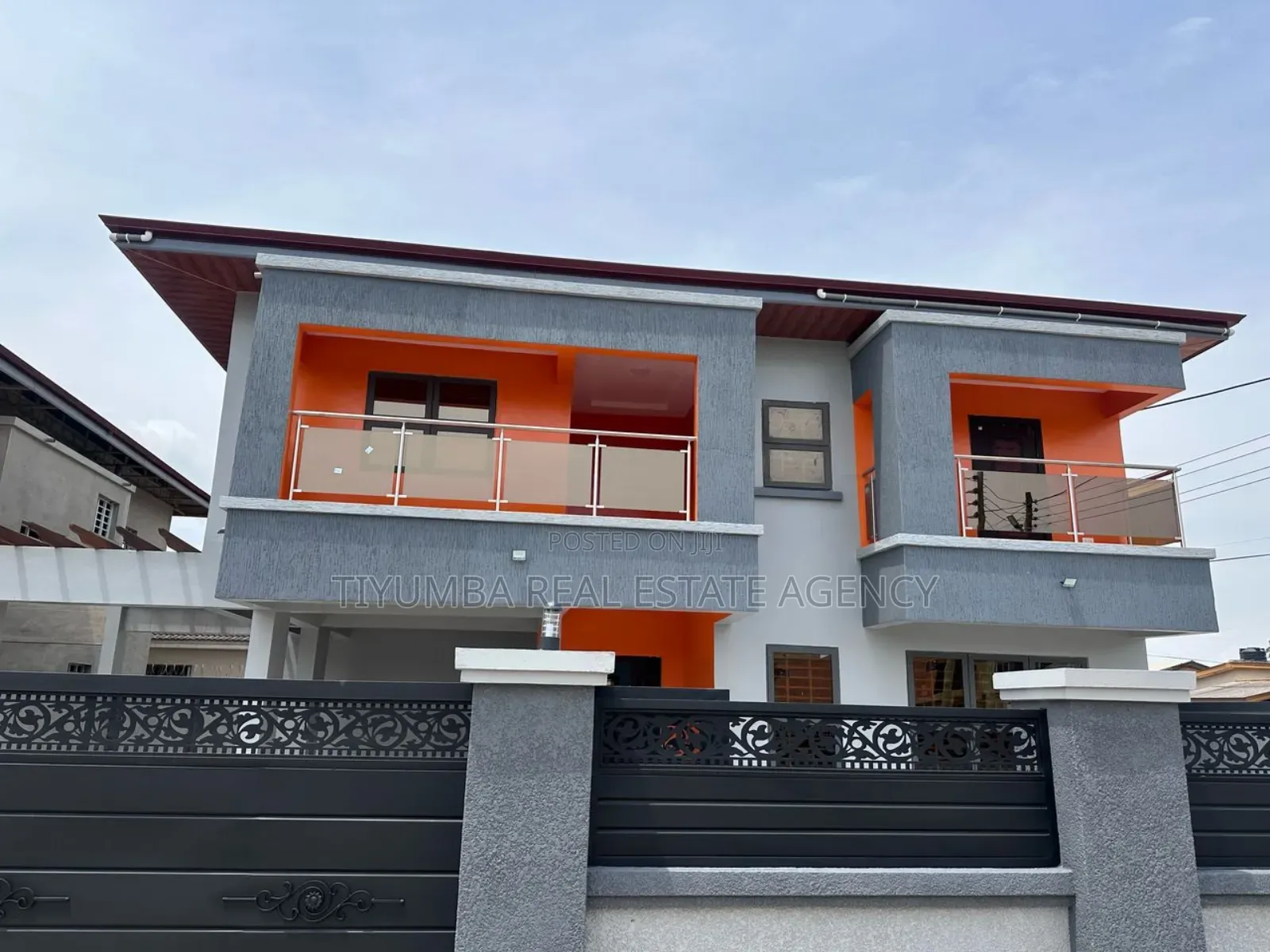 4bdrm Duplex in Tiyumba Agency., Haatso for sale in Haatso