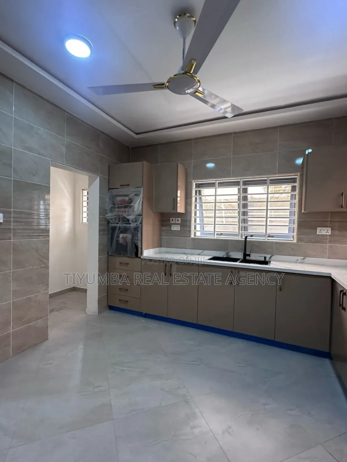 4bdrm Duplex in Tiyumba Agency., Haatso for sale in Haatso