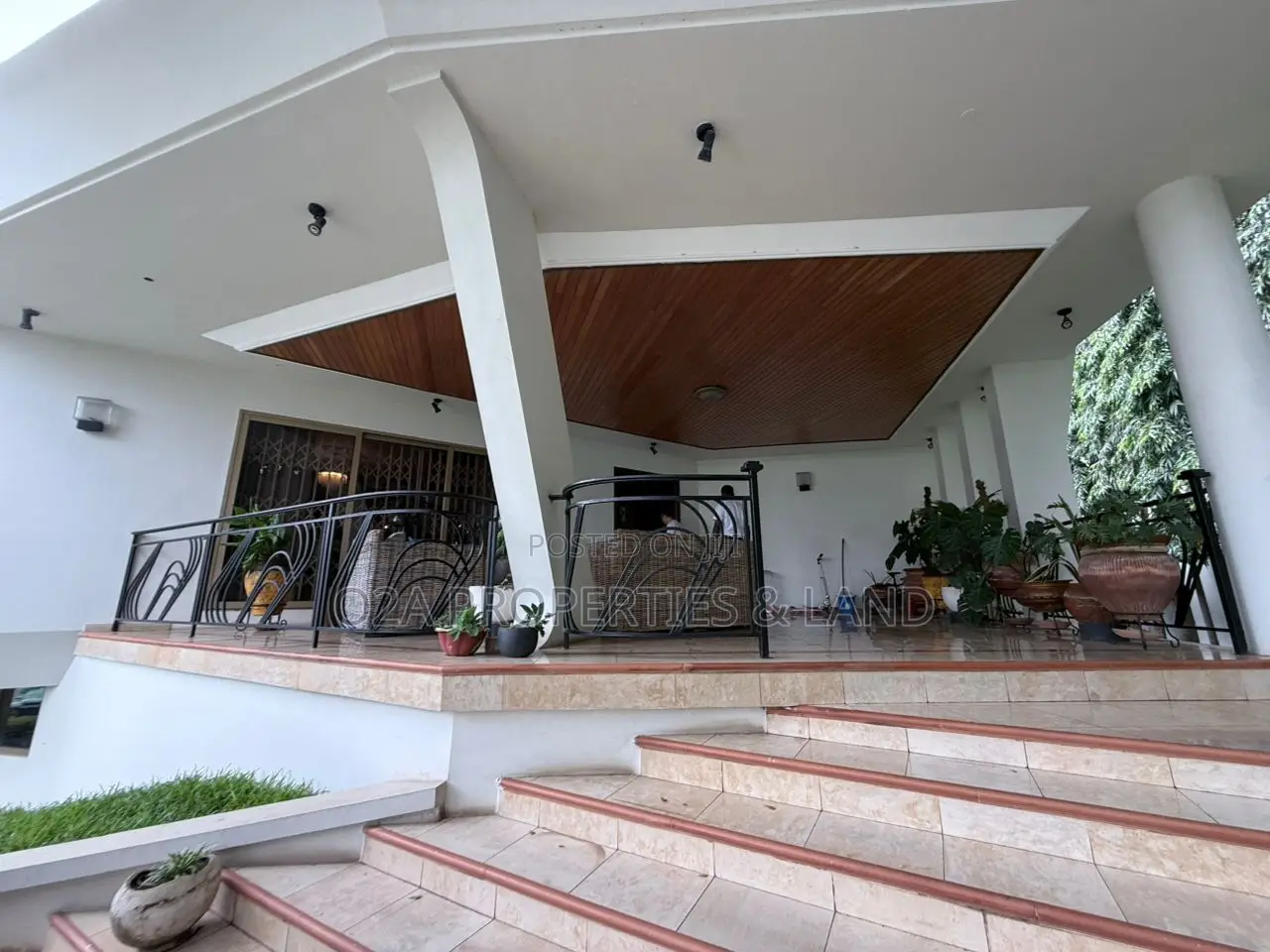 6bdrm House in Airport Residential for rent in Airport Residential Area