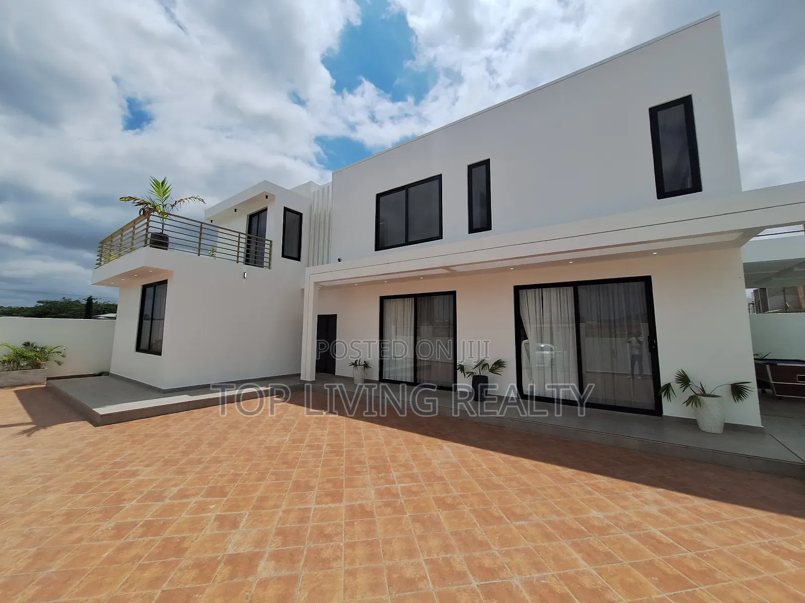 Furnished 4bdrm House in Legon Hills, Ashaley Botwe for sale in Ashaley Botwe