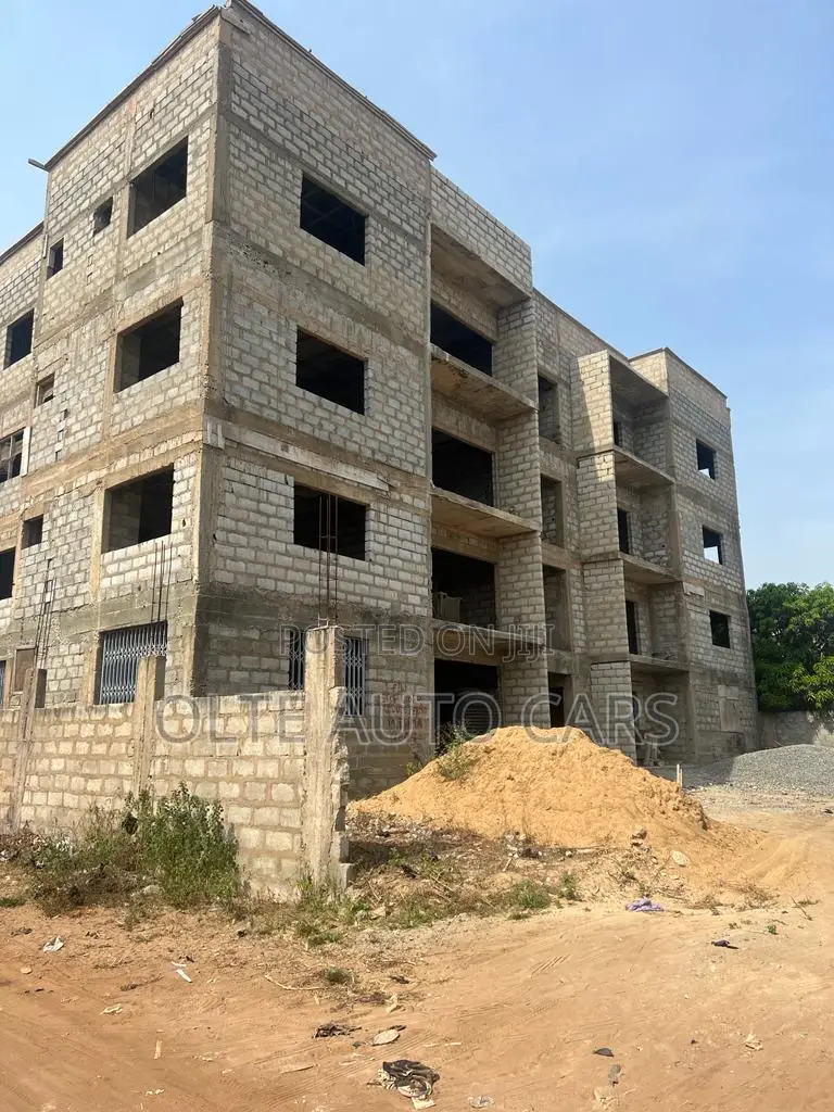 8bdrm Apartment in Ot Dream Auto, Spintex for sale in Spintex