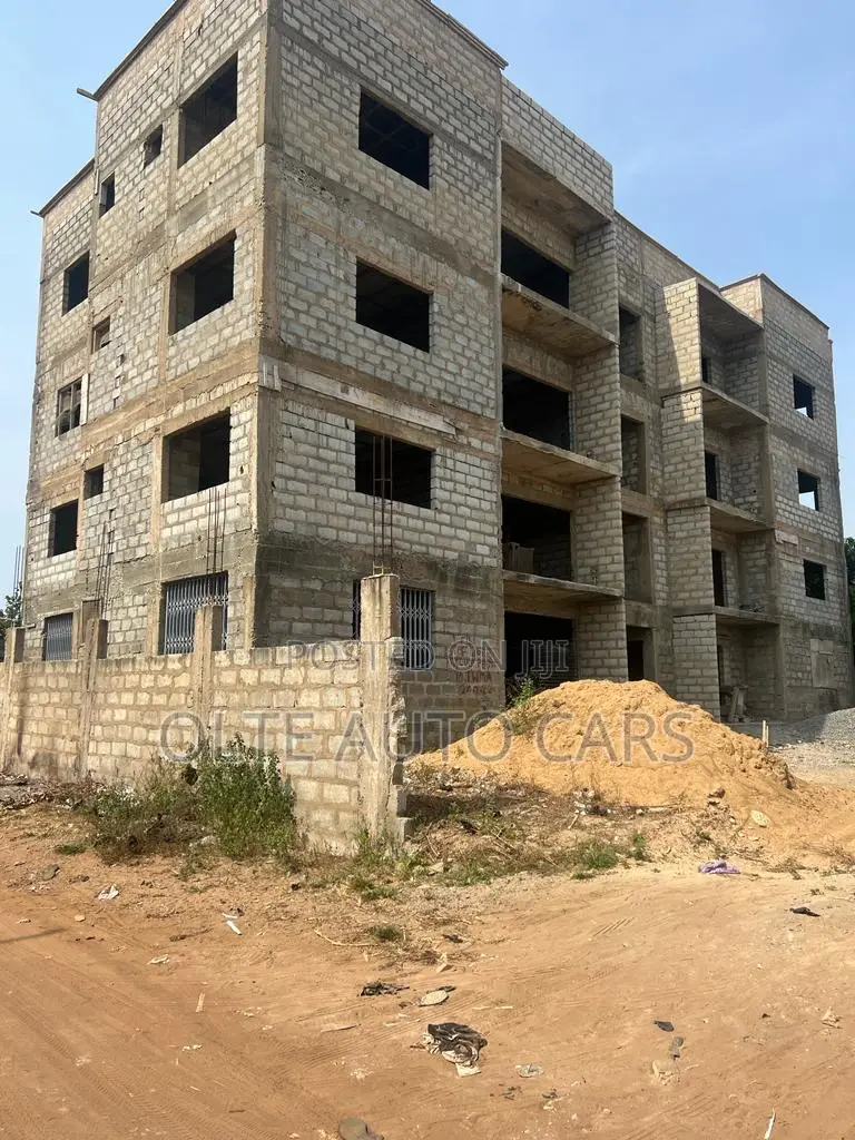 8bdrm Apartment in Ot Dream Auto, Spintex for sale in Spintex