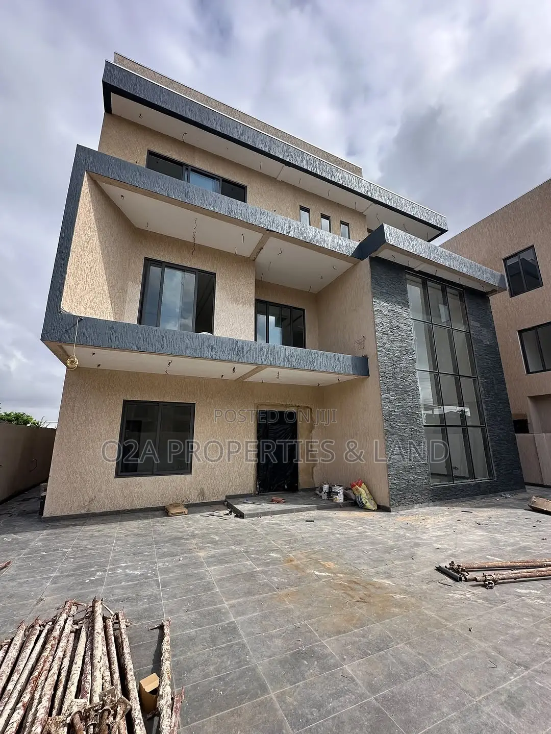 4bdrm House in East Legon, American House for sale in American House