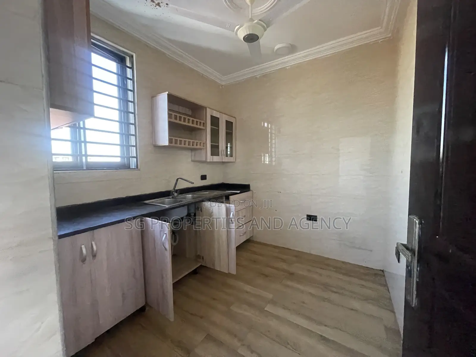 2bdrm Apartment in Tseaddo, Accra Metropolitan for rent in Accra Metropolitan