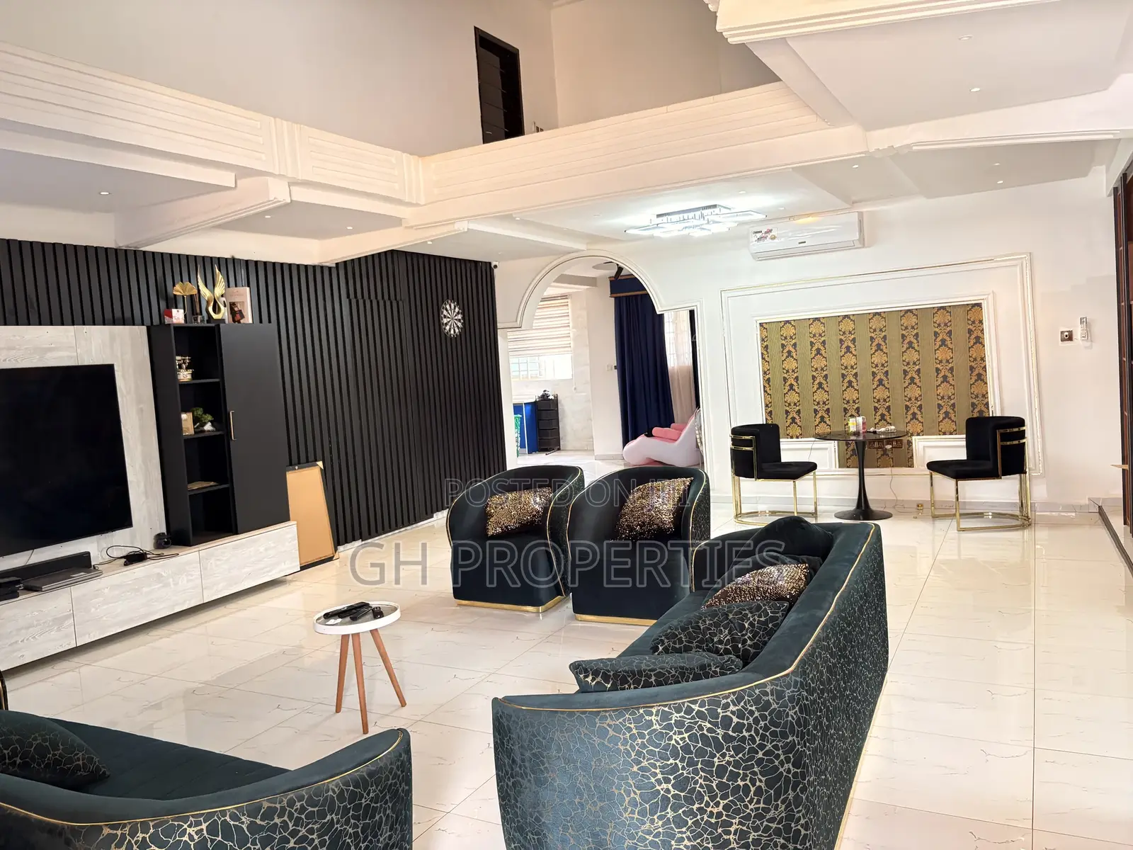 6bdrm Apartment in Yabe, Kumasi Metropolitan for sale in Kumasi Metropolitan