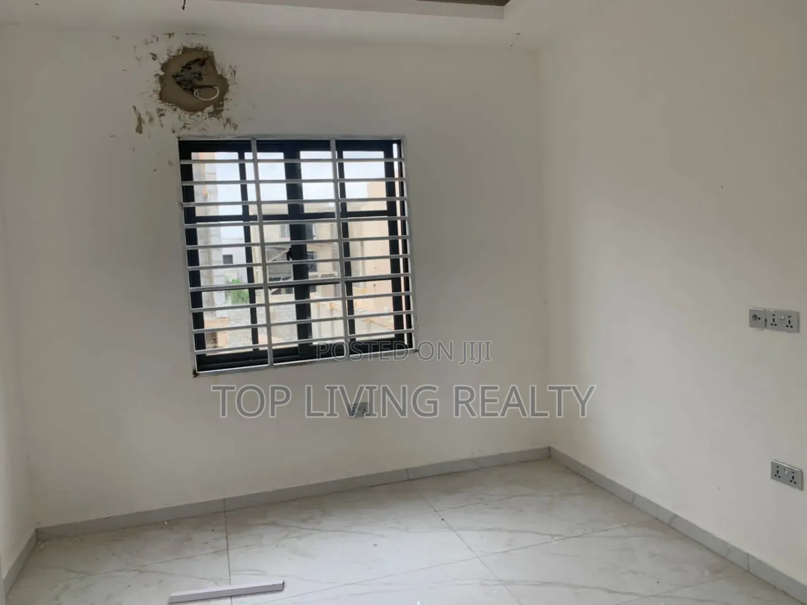 4bdrm Townhouse/Terrace in Legon Hills, Ashaley Botwe for sale in Ashaley Botwe