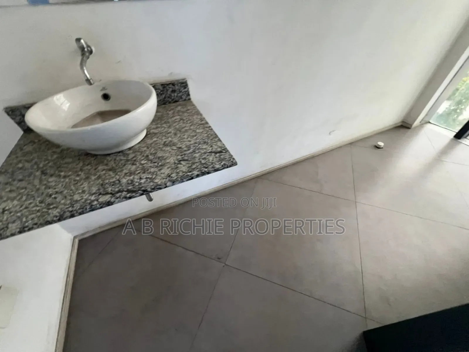 Commercial Office Space for Sale in Kanda