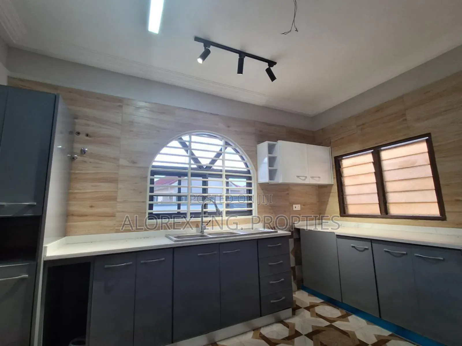 3bdrm House in $130,000, Oyarifa for sale in Oyarifa