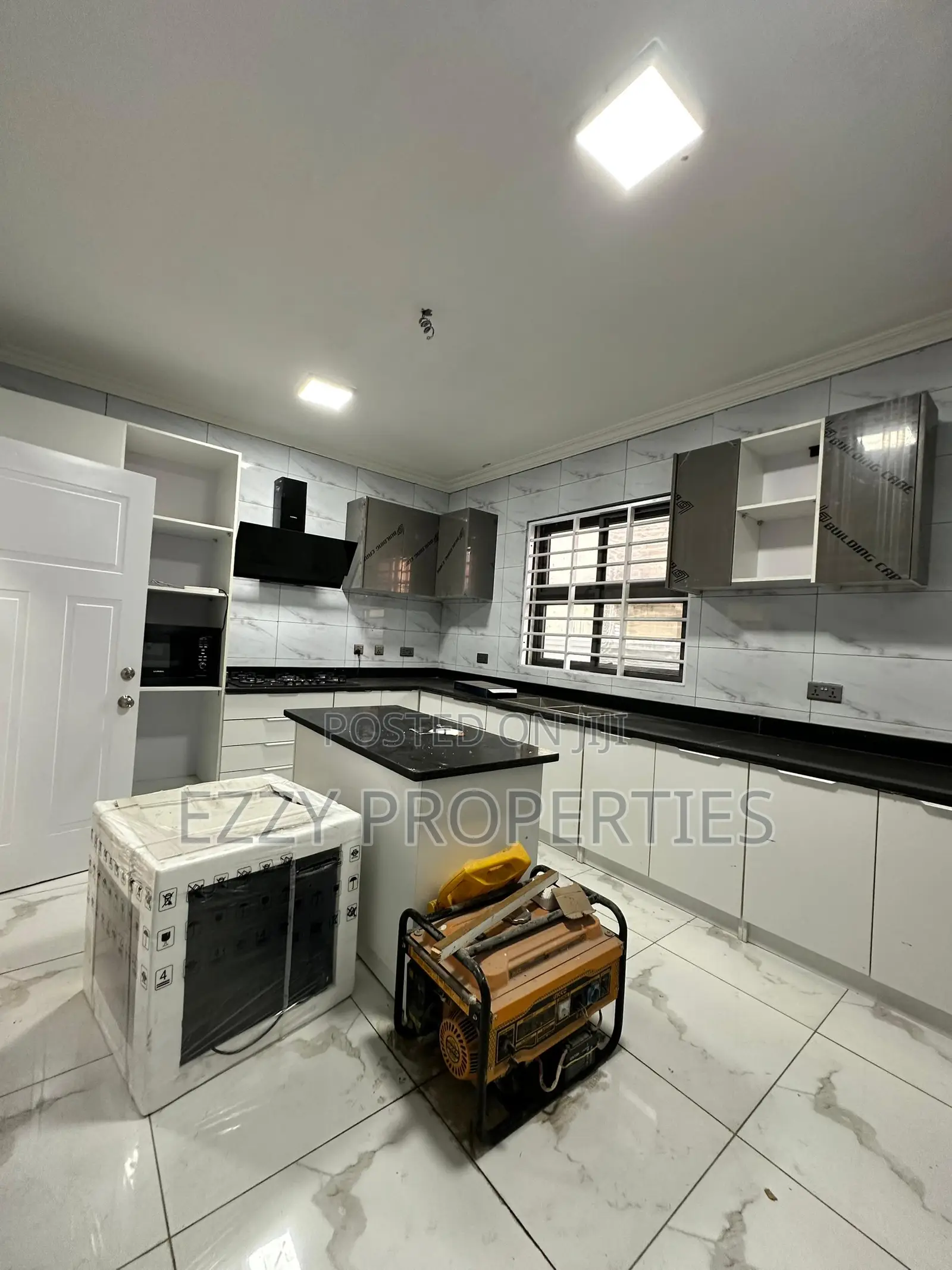 4bdrm Duplex in Lakeside Estate, Ga East Municipal for sale in Ga East Municipal