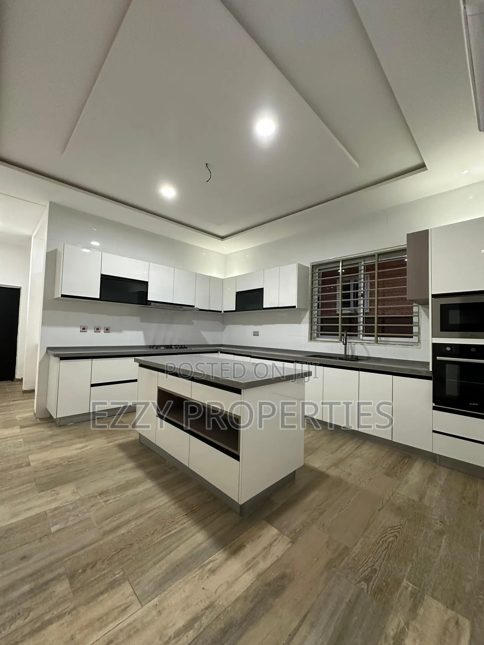 4bdrm House in Lakeside Estate, Ashaley Botwe for sale in Ashaley Botwe