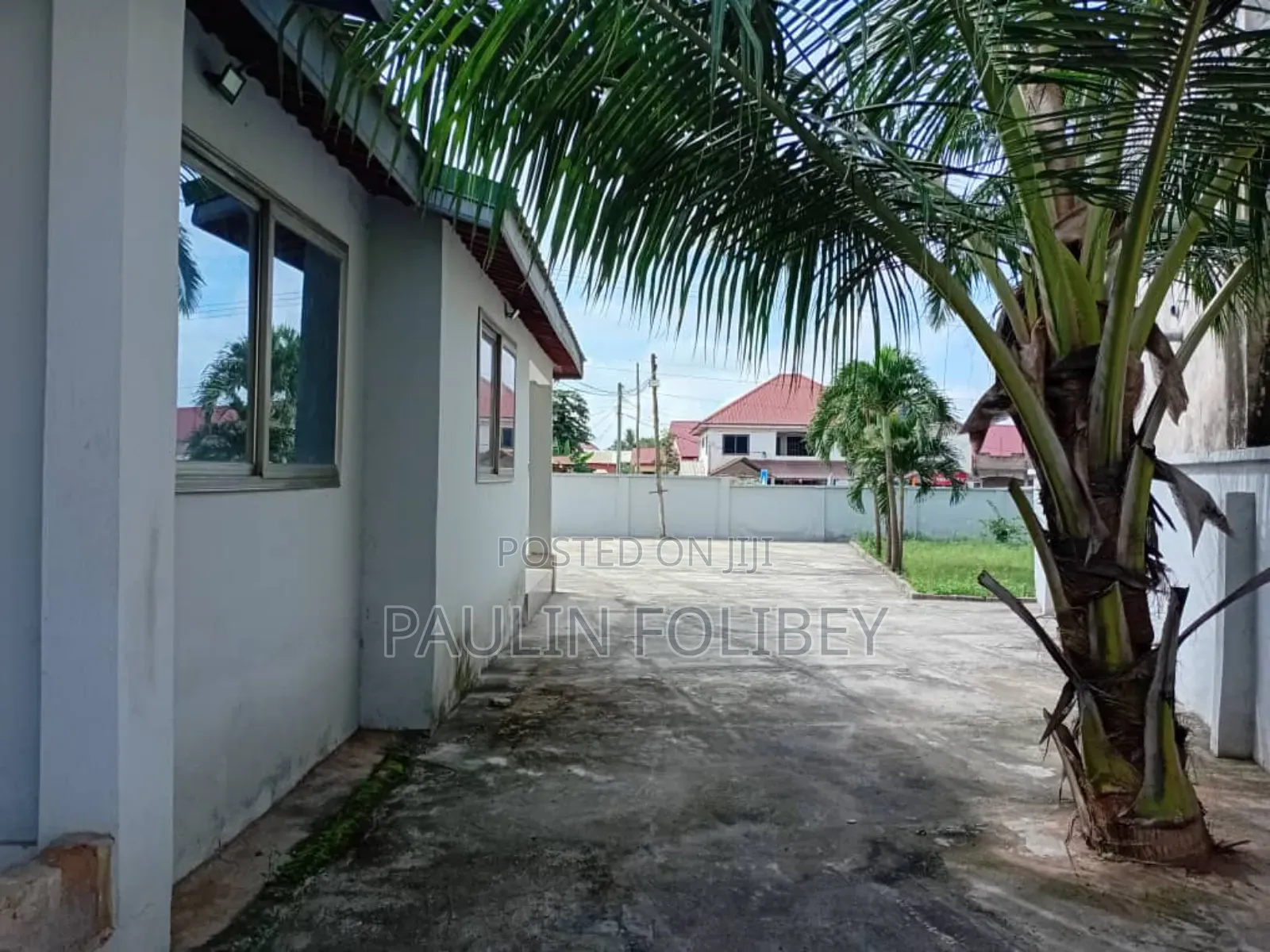 6bdrm Duplex in Dg Property, Pokuase for rent in Pokuase