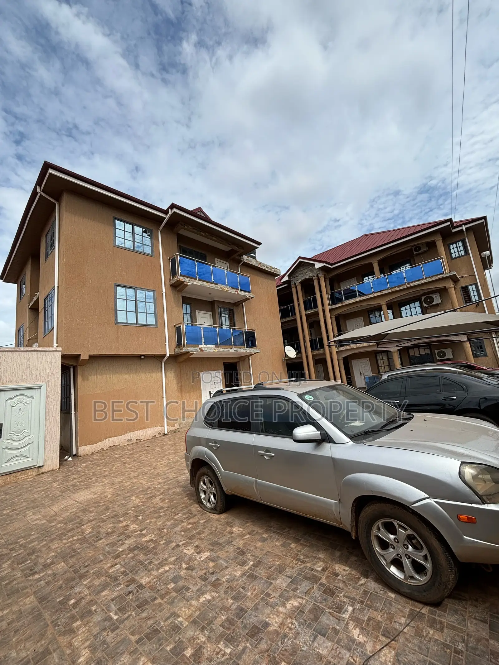 Ex 3 Bedroom Apartment for Rent at Lakeside in Lake Side Estate