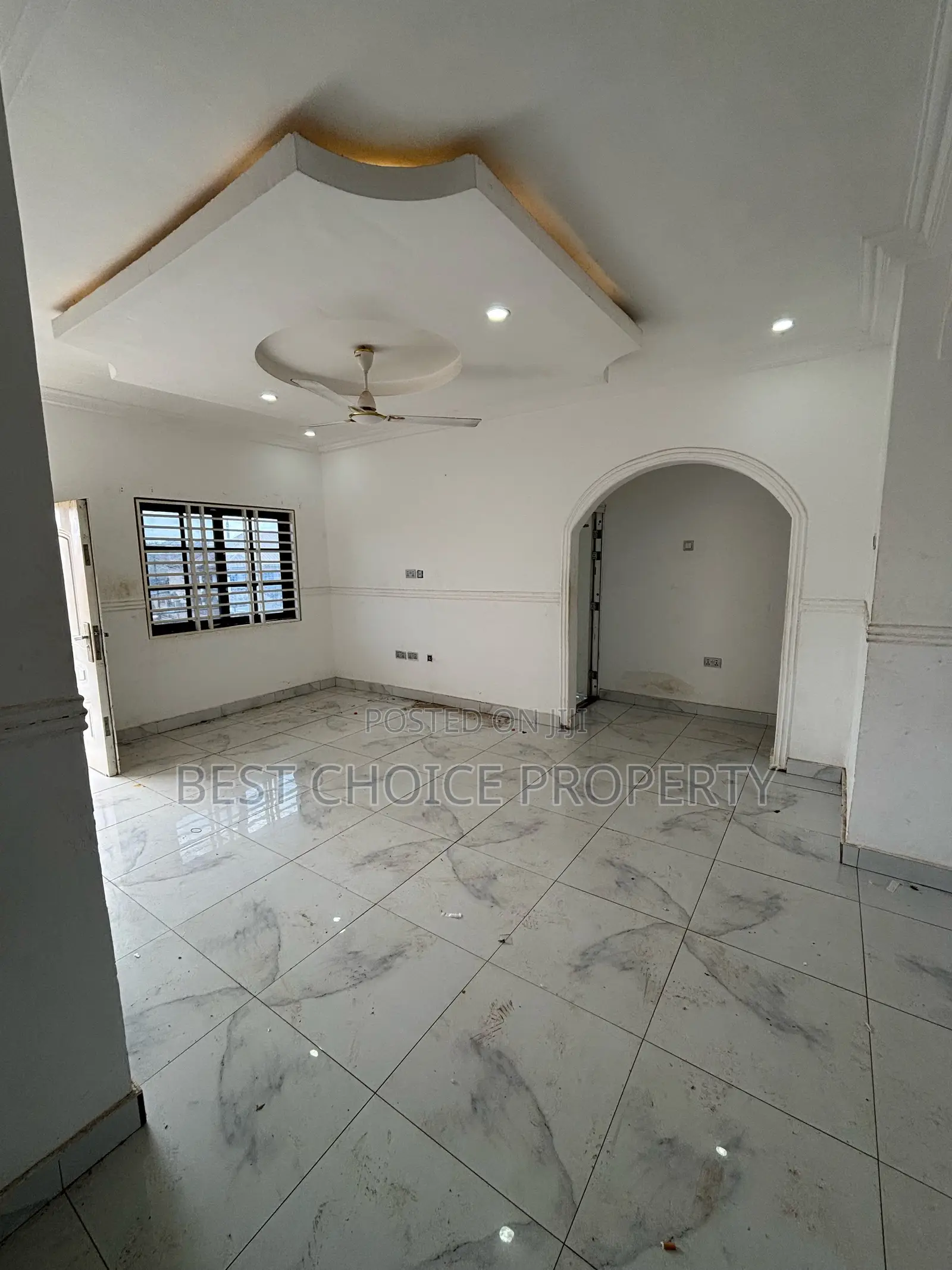 Ex 3 Bedroom Apartment for Rent at Lakeside in Lake Side Estate