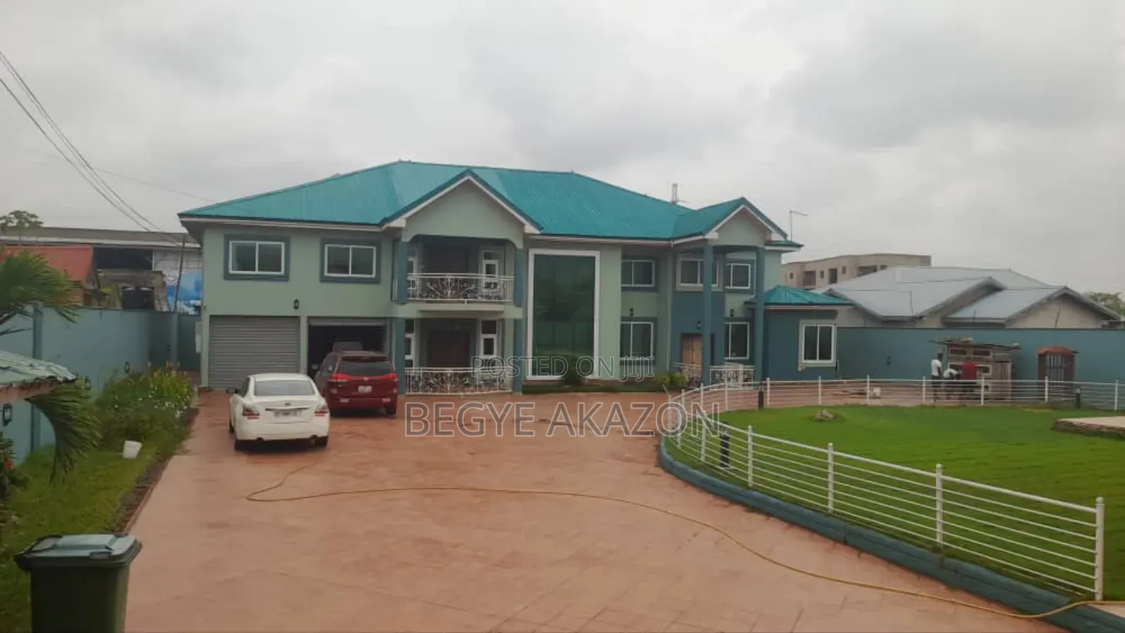 8bdrm House in Begye Akazon, Old Barrier for sale in Old Barrier